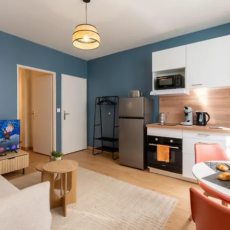 Cote Cour - 9 Min Des Sanctuaires - Moderne & Equipe - Jusqu'a 4 Couchages *