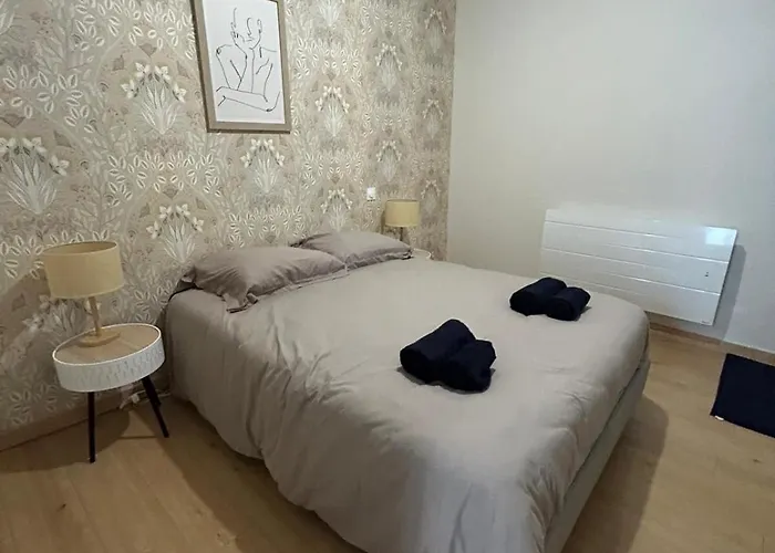 Cote Cour - 9 Min Des Sanctuaires - Moderne & Equipe - Jusqu'a 4 Couchages Apartmán *