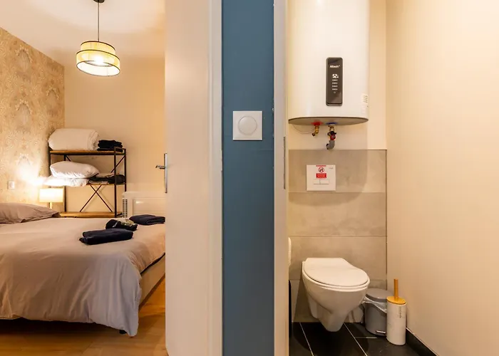 Cote Cour - 9 Min Des Sanctuaires - Moderne & Equipe - Jusqu'a 4 Couchages Apartment