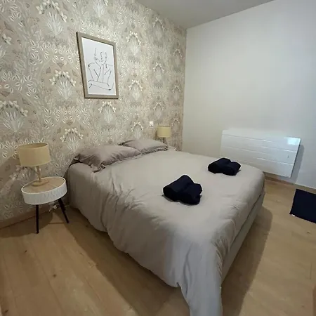 Cote Cour - 9 Min Des Sanctuaires - Moderne & Equipe - Jusqu'a 4 Couchages 公寓 *